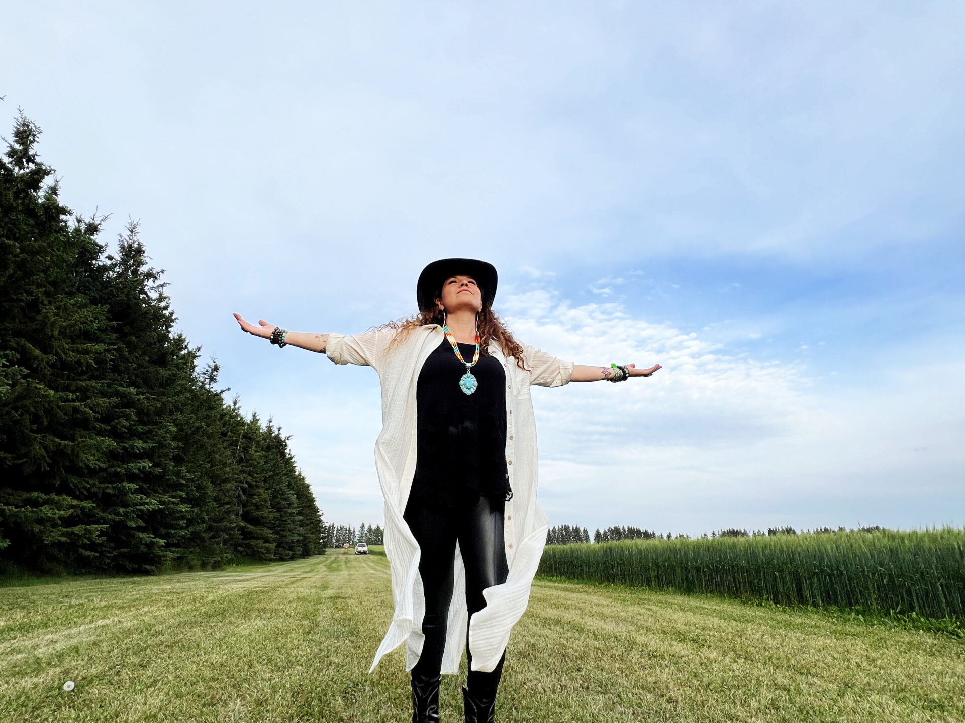 Donita Large condemns AI-generated image used to promote album