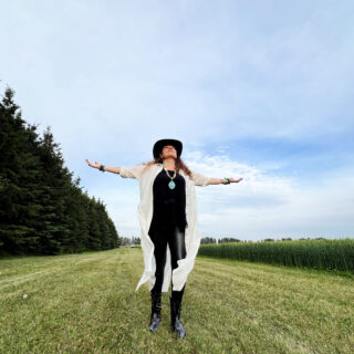 Donita Large condemns AI-generated image used to promote album